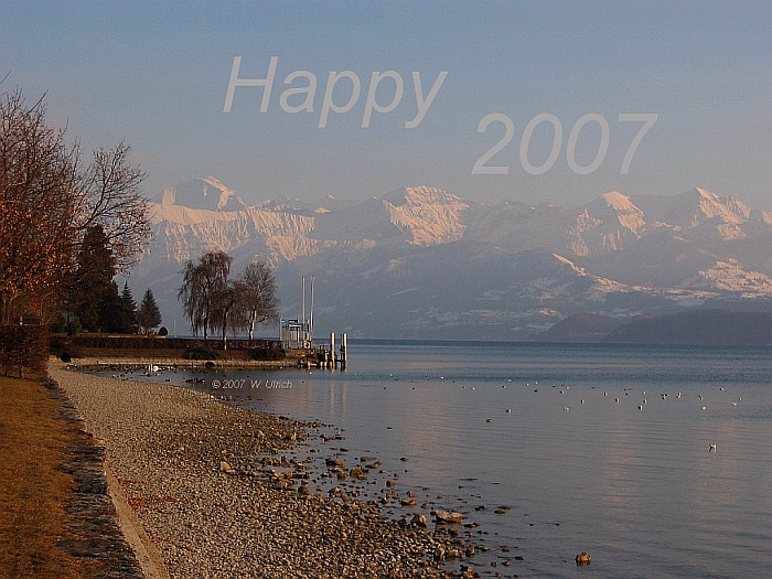 January-February 2007 - A hint of spring on a late February afternoon at Lake Thun  --> Click to see a panoramic view!